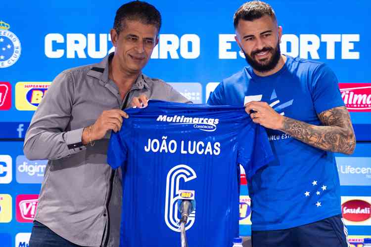 Apresentado como primeiro reforo do Cruzeiro, Joo Lucas fala de suas virtudes e revela bastidores de negociao